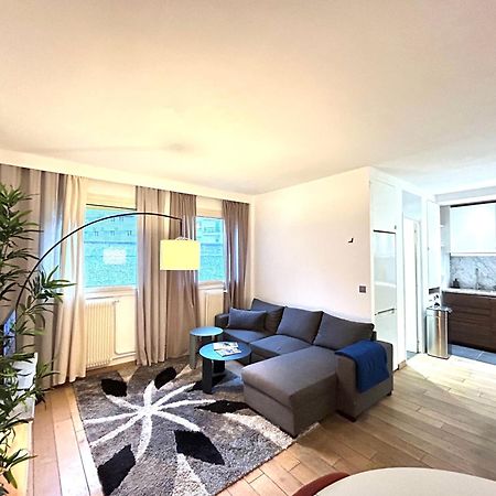 Big Apartment Eiffel Tower View Paris Bagian luar foto