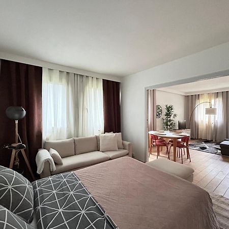 Big Apartment Eiffel Tower View Paris Bagian luar foto