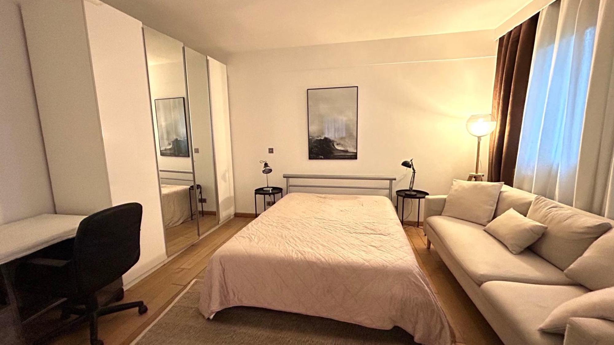 Big Apartment Eiffel Tower View Paris Bagian luar foto
