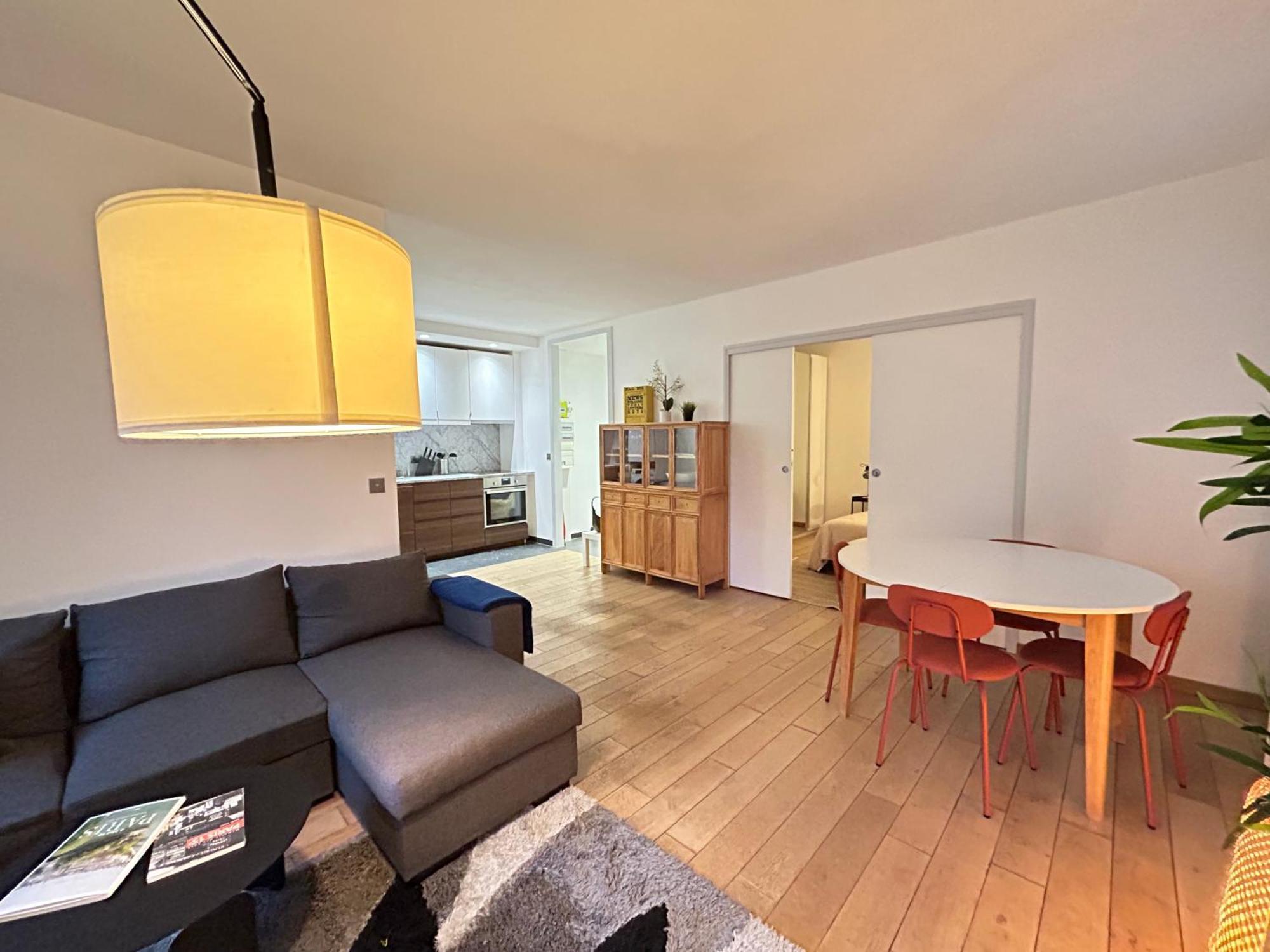 Big Apartment Eiffel Tower View Paris Bagian luar foto
