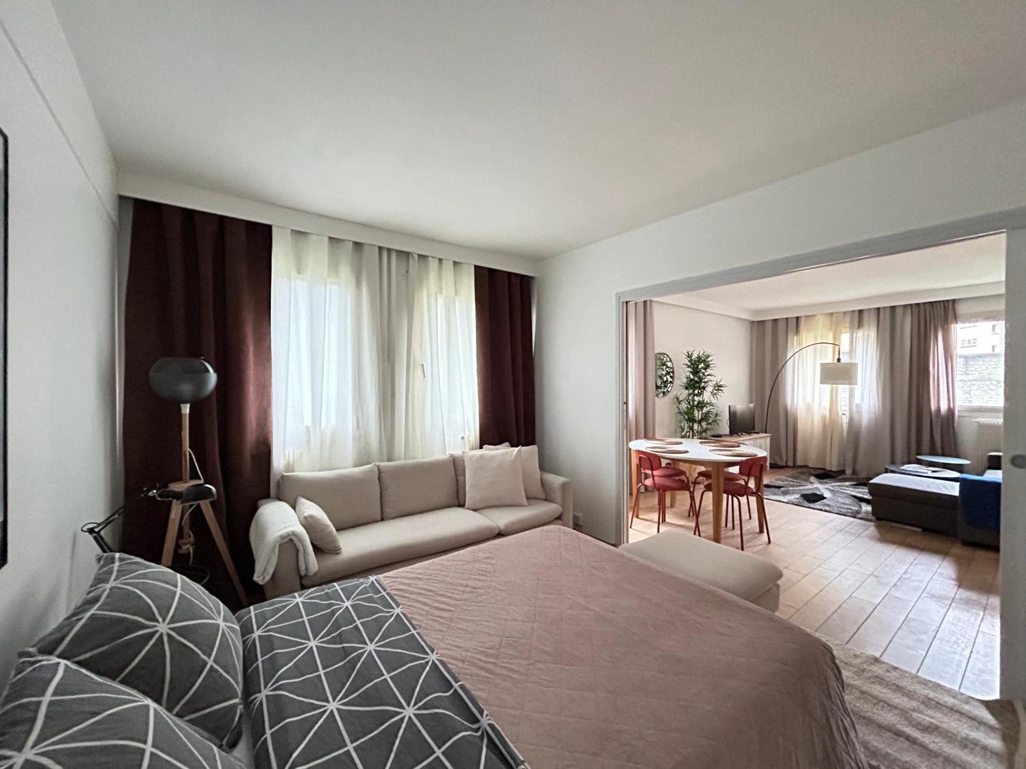 Big Apartment Eiffel Tower View Paris Bagian luar foto